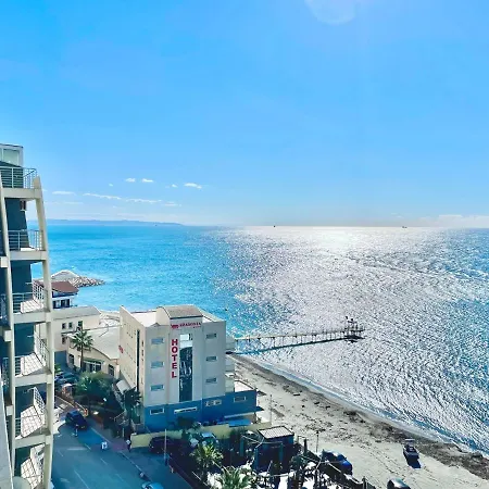 Currila Modern Luxury Stunning Views Apartment