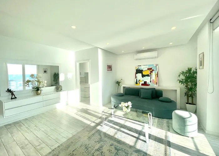 Currila Modern Luxury Stunning Views Appartement