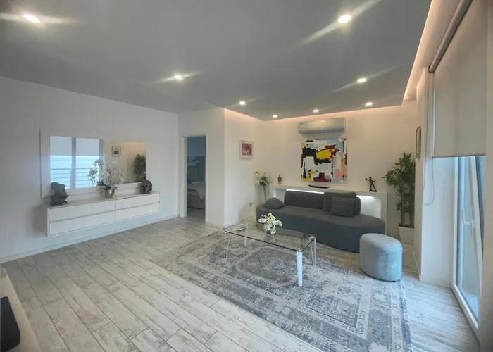 Currila Modern Luxury Stunning Views Appartement