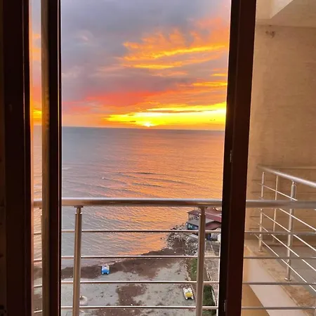 Currila Modern Luxury Stunning Views Apartmán