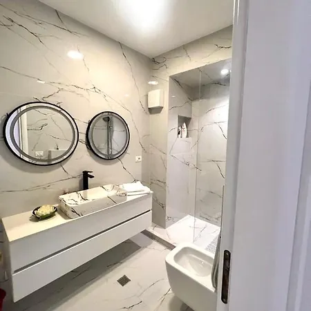 Currila Modern Luxury Stunning Views Apartment Durres