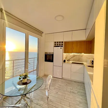 Currila Modern Luxury Stunning Views *