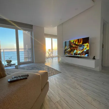 Currila Modern Luxury Stunning Views Apartmán