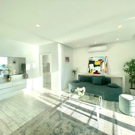 Currila Modern Luxury Stunning Views Apartment