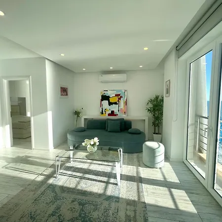 Currila Modern Luxury Stunning Views Apartmán