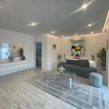 Currila Modern Luxury Stunning Views Apartmán