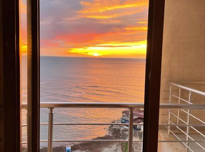 Currila Modern Luxury Stunning Views Apartment