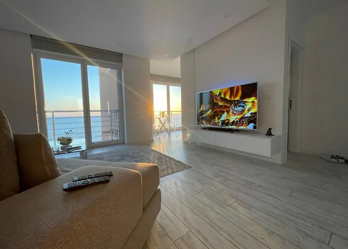 Currila Modern Luxury Stunning Views 아파트