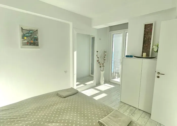 Currila Modern Luxury Stunning Views 아파트 *