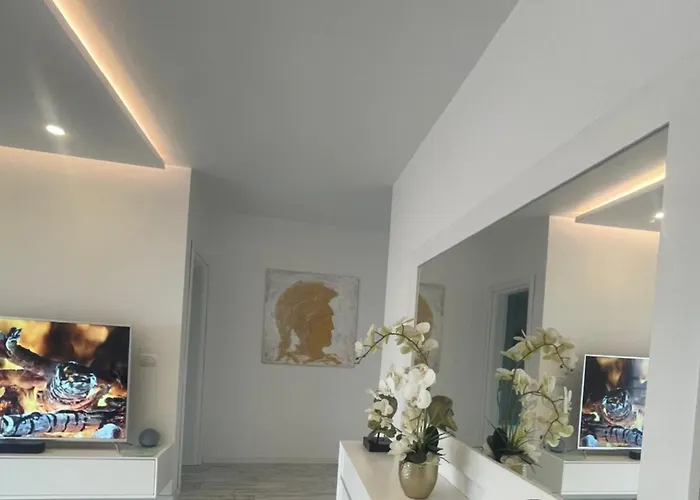 Currila Modern Luxury Stunning Views 아파트 *