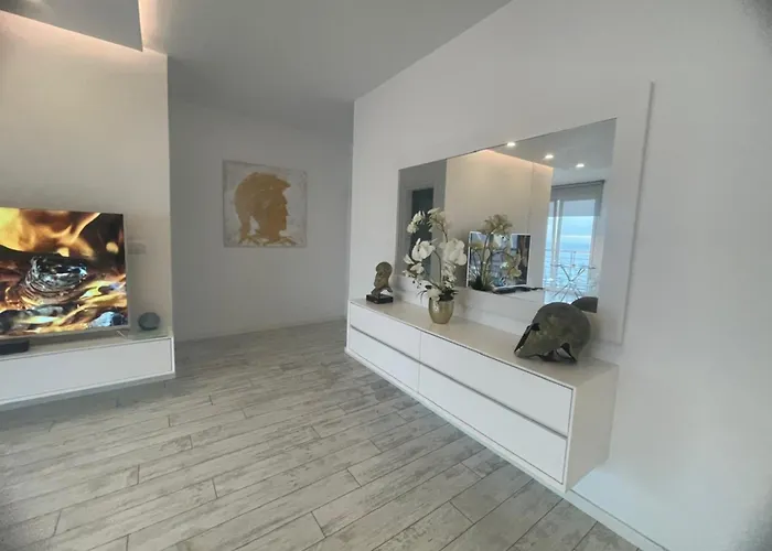 アパート Currila Modern Luxury Stunning Views ドゥラス